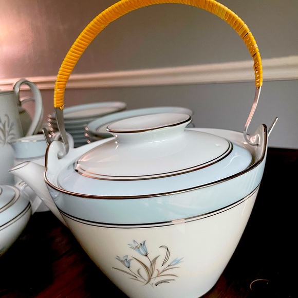 Noritake Bone China tea set. 84 piece. - Picture 2 of 10
